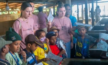 Volunteer with Children - Sri Lanka - EFK Visit - 11