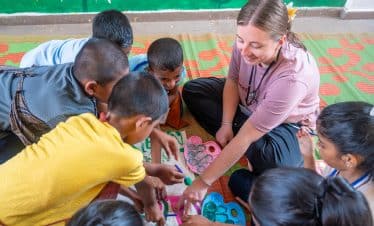 Volunteer with Children in Sri Lanka - Colouring Day - 2